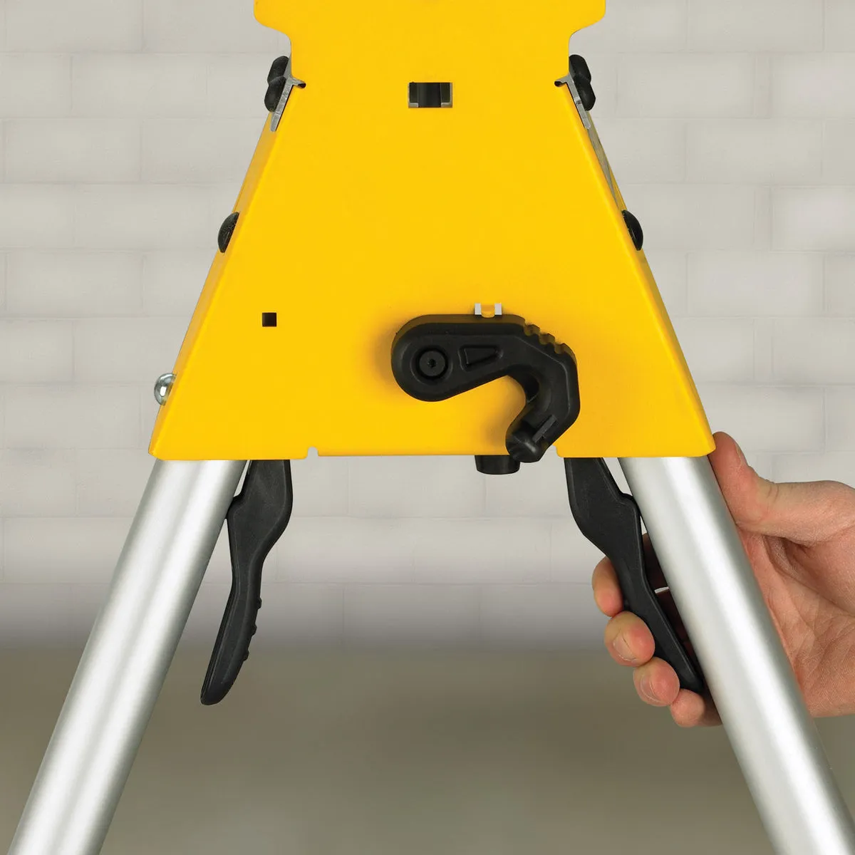 DeWalt DE7033 Heavy-Duty Short Beam Mitre Saw Leg Stand