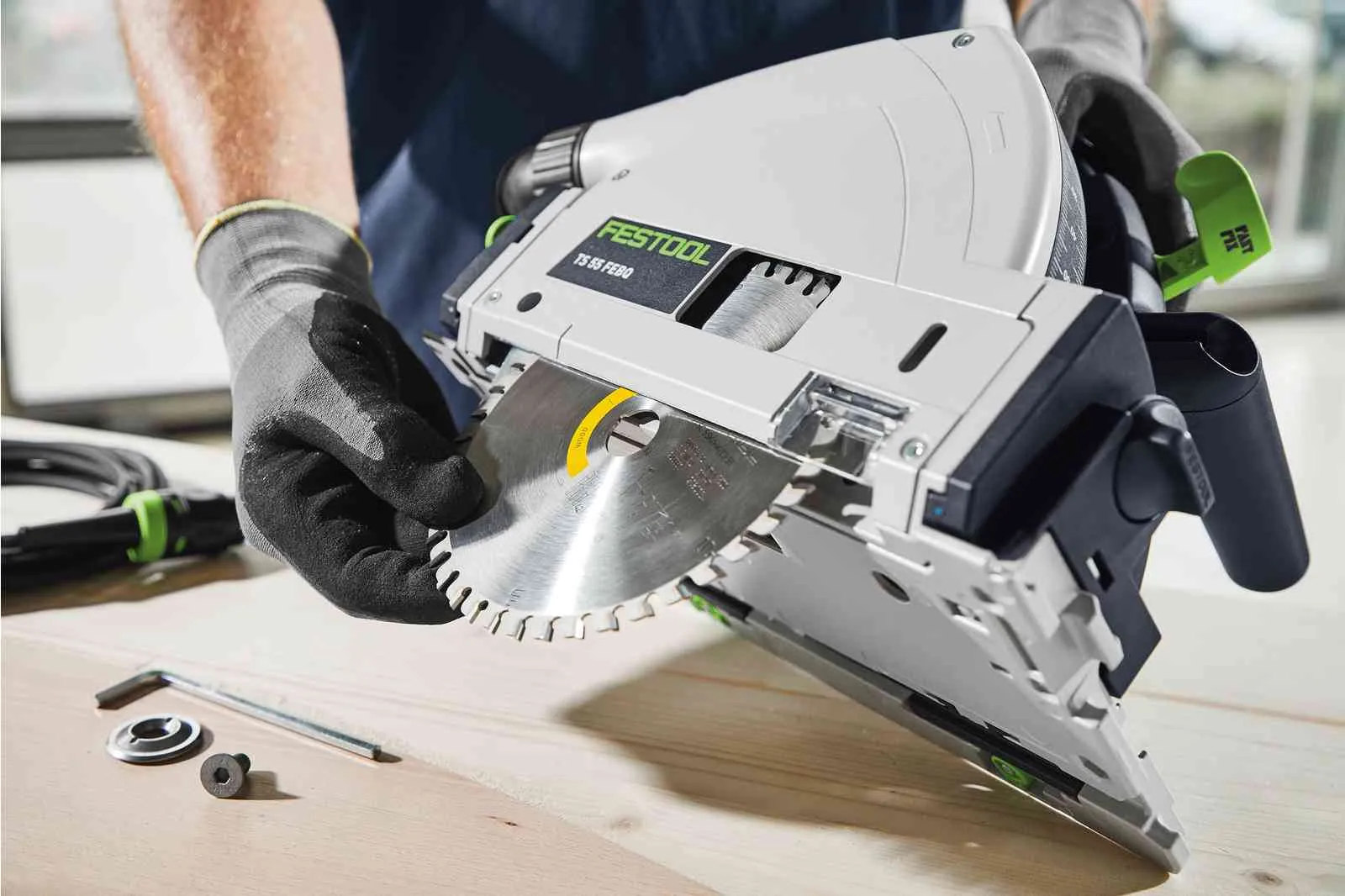 Festool TS 55 FEBQ-Plus 230V GB Plunge-Cut Saw - 576706 With Guide Rail Kit Set 577932 & Dust Extractor 574835