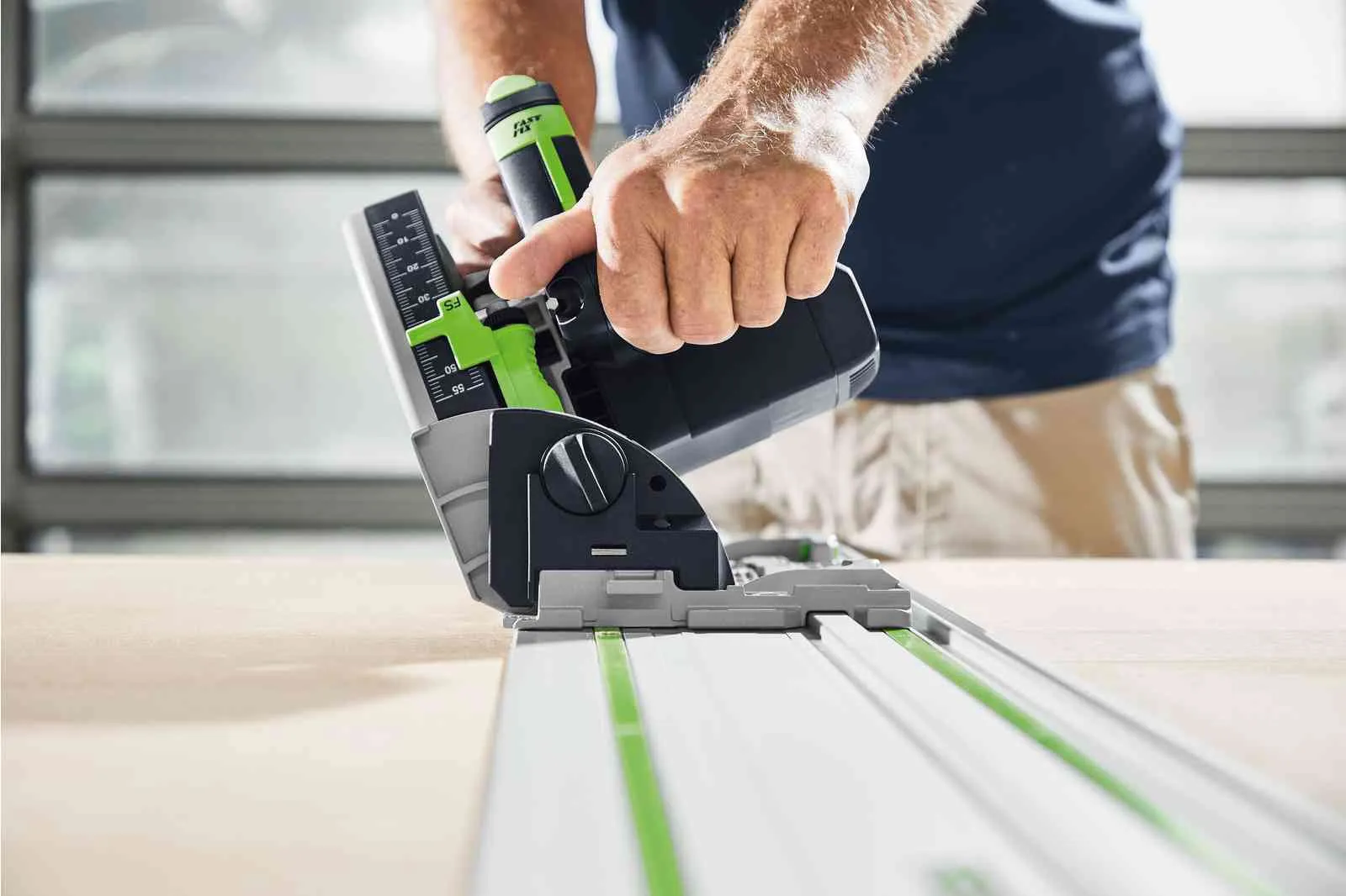 Festool TS 55 FEBQ-Plus 230V GB Plunge-Cut Saw - 576706 With Guide Rail Kit Set 577932 & Dust Extractor 574835
