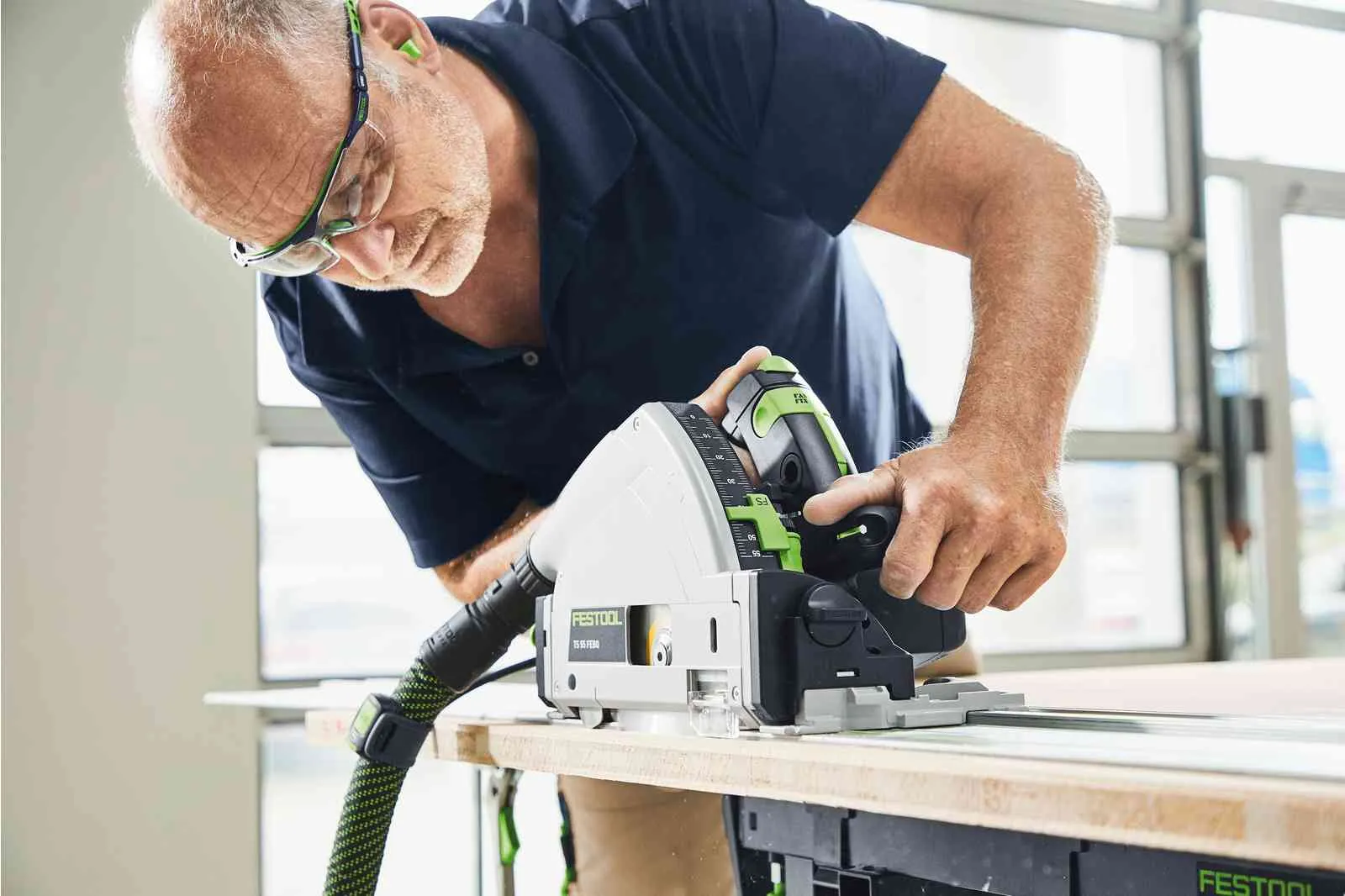 Festool TS 55 FEBQ-Plus 230V GB Plunge-Cut Saw - 576706 With Guide Rail Kit Set 577932 & Dust Extractor 574843