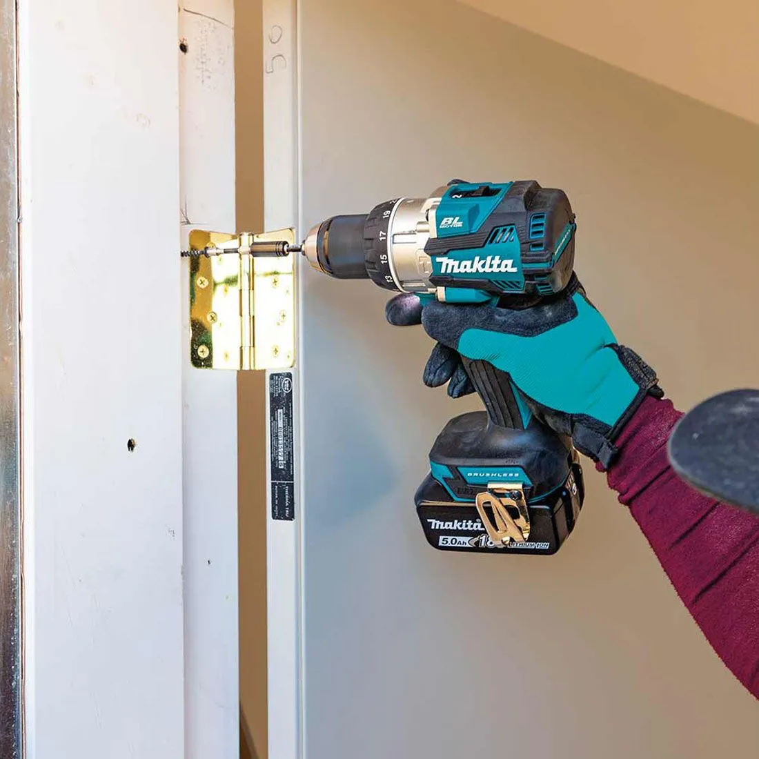 Makita 18V Brushless Impact Driver & Combi Drill With 2 x 5.0Ah Battery & Charger T4TKIT-17182