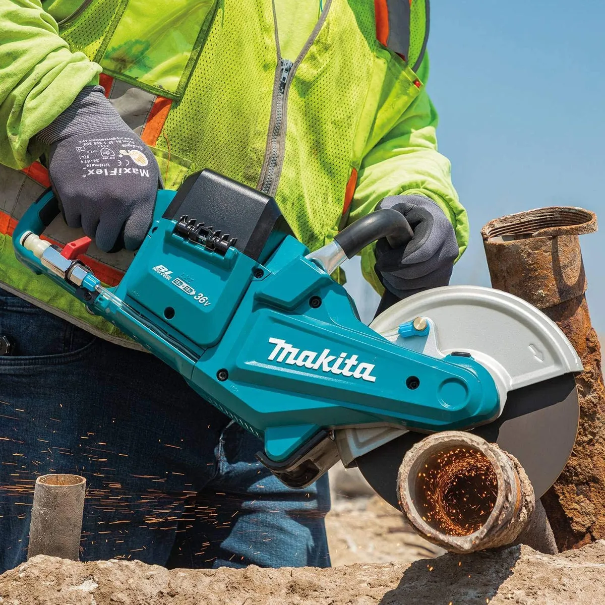 Makita DCE090ZX1 36V LXT 230mm Brushless Disc Cutter Body Only