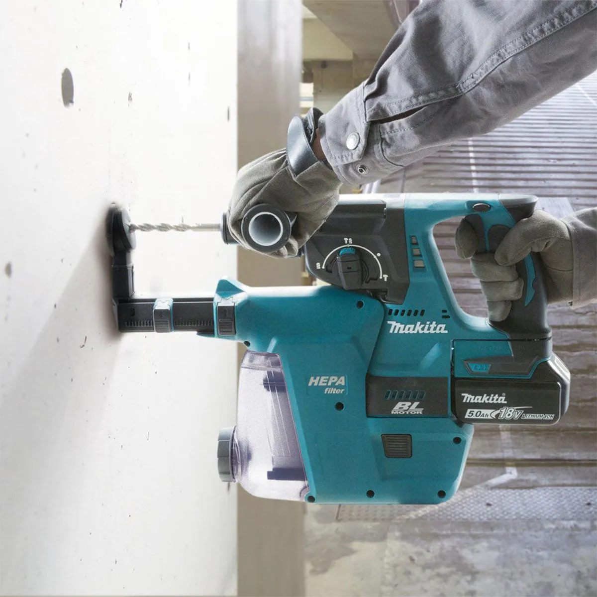 Makita DHR243RTJ 18V LXT Brushless 24mm SDS-PLUS Rotary Hammer Drill With 2 x 5.0Ah Battery. Charger & Case
