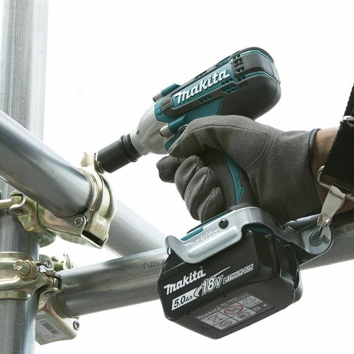 Makita DTW190Z 18V 1/2 Impact Wrench with 5.0Ah Battery & Charger