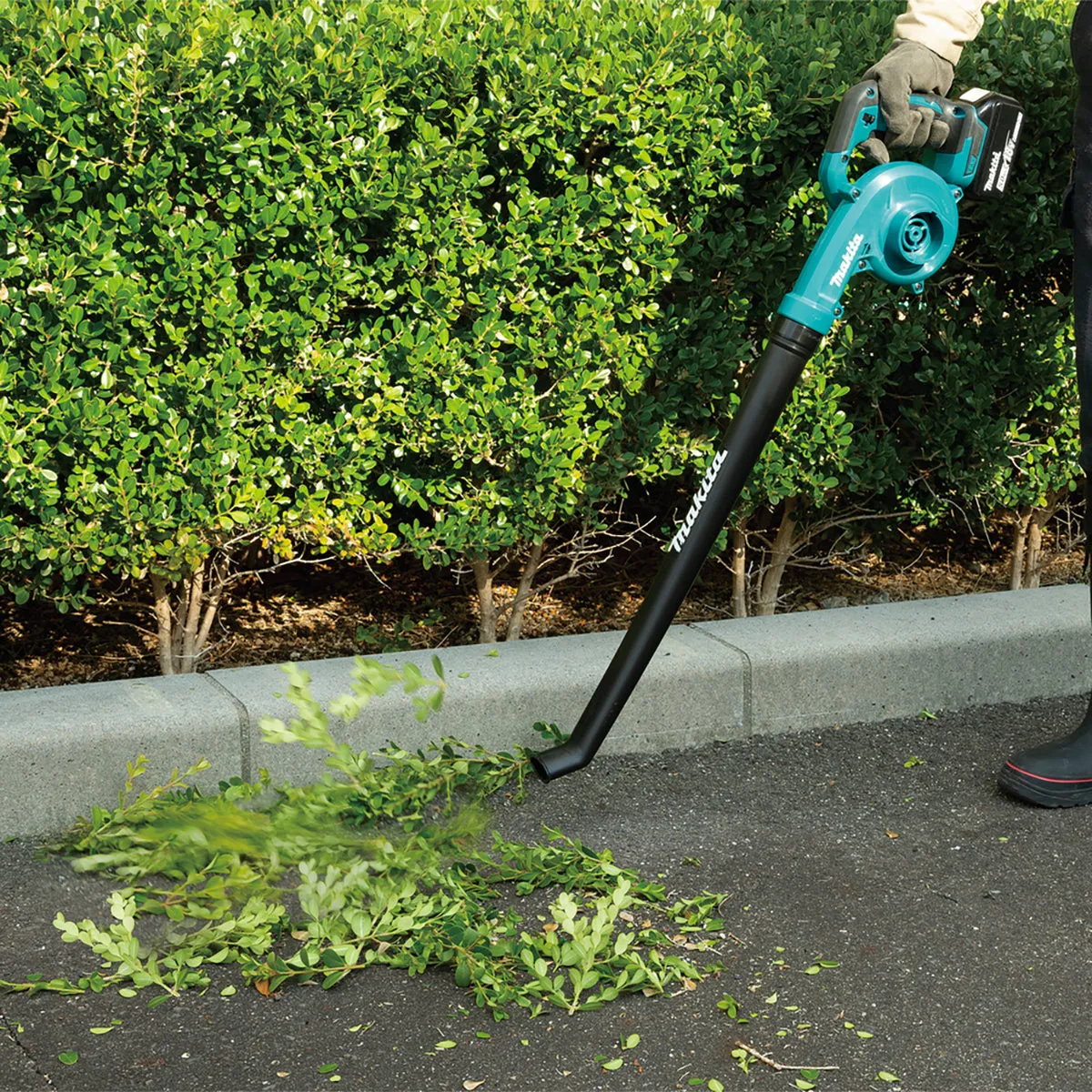 Makita DUB186RT 18V LXT Cordless Blower With 1 x 5.0Ah Battery & Charger