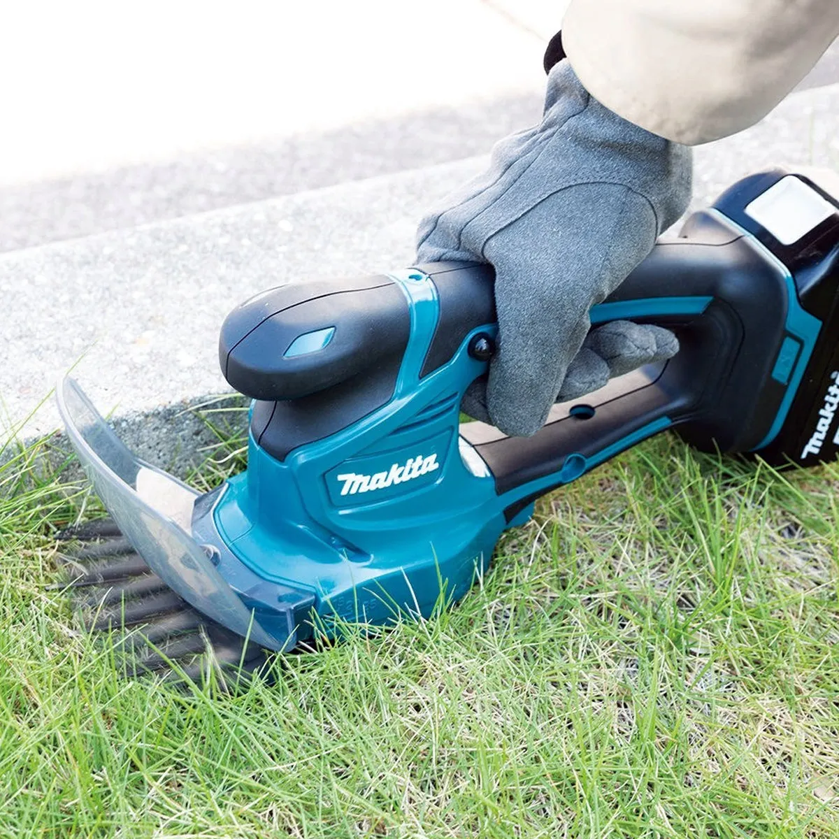 Makita DUM111ZX 18V LXT 110mm Grass Shear Body Only