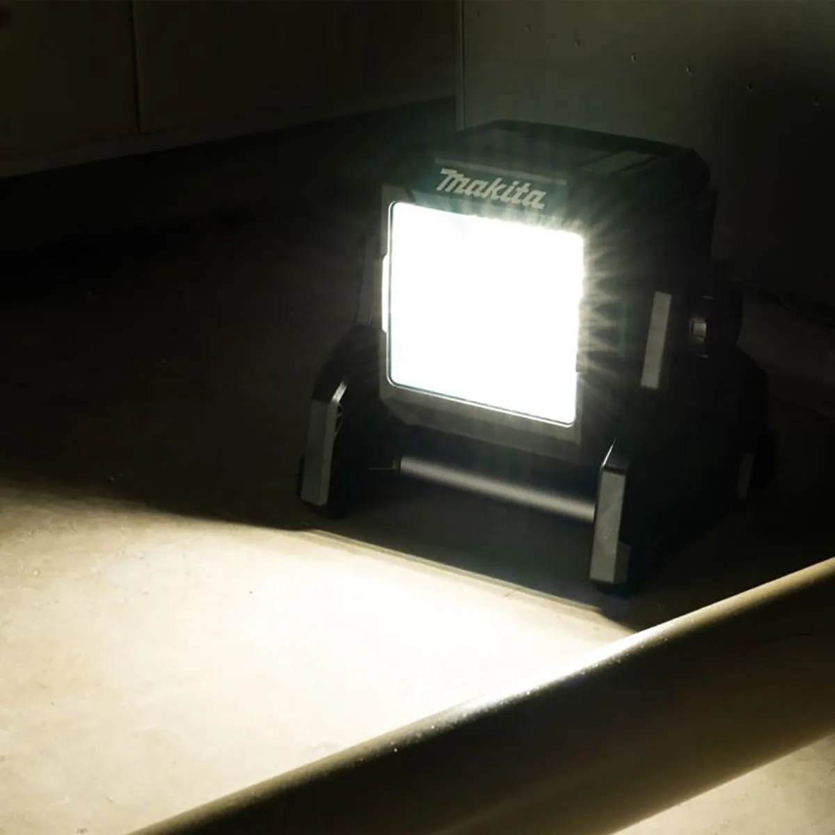 Makita ML003G 18V / 40Vmax LXT / XGT Cordless LED Work Light Body Only