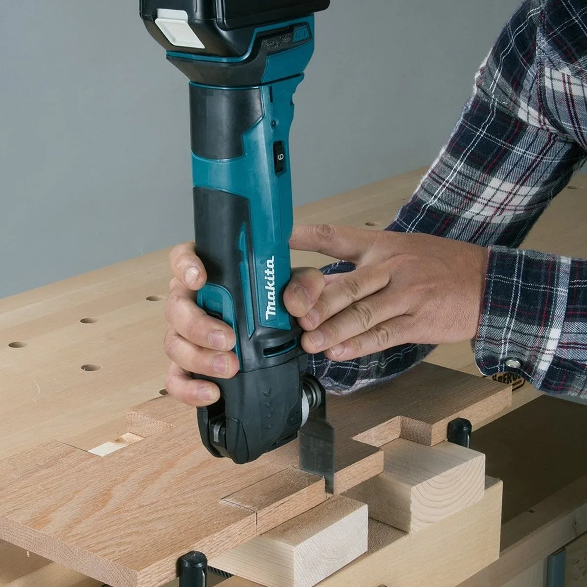 Makita T4T5180TJ 18V Multi Tool   Jigsaw Twin Pack with 2 x 5.0Ah Batteries & Charger in Case