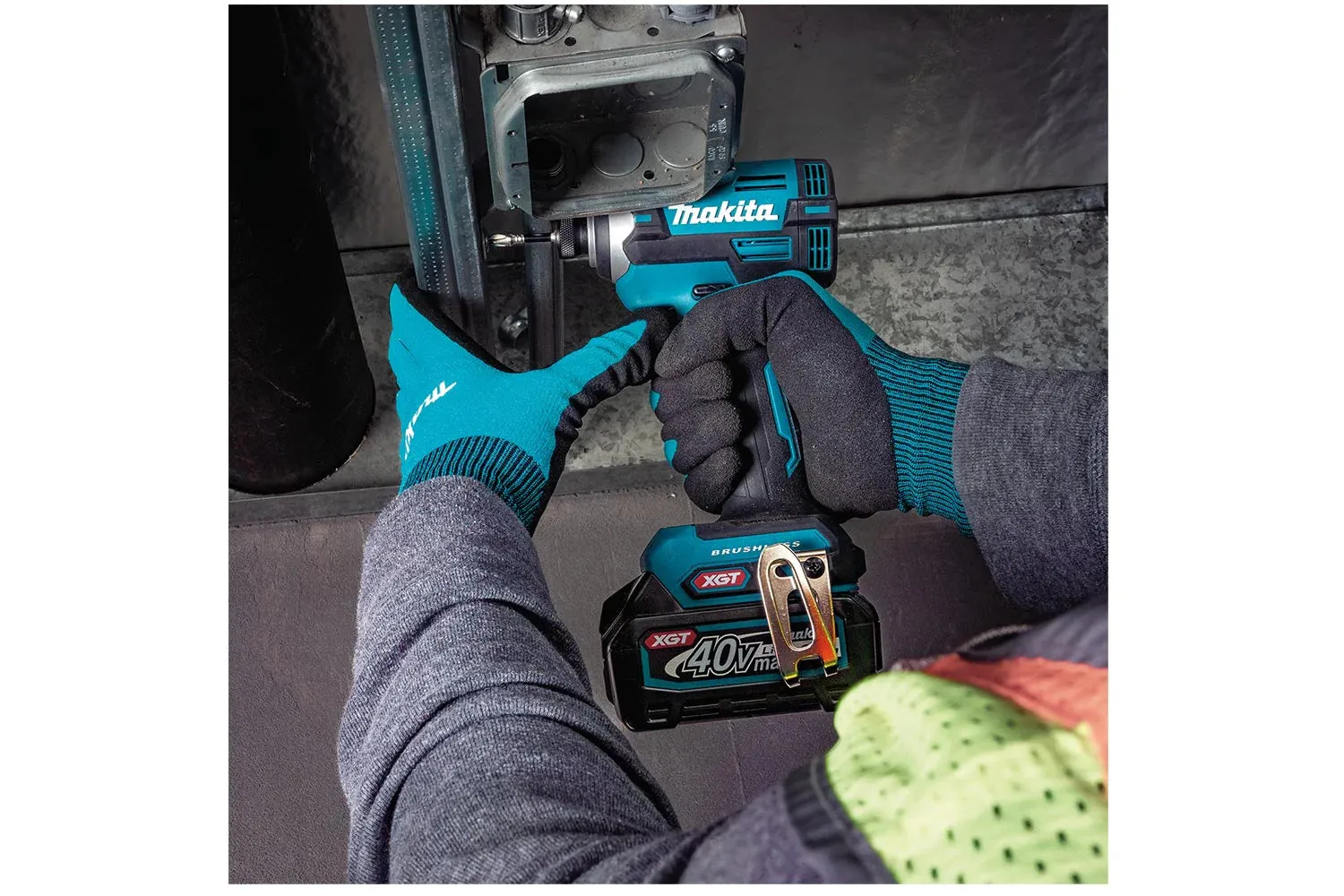 Makita TD003GZ 40V Brushless Impact Driver with 2 x 2.5Ah Battery & Charger