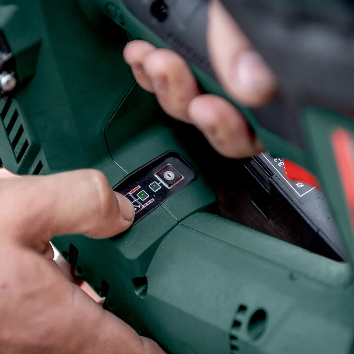 Metabo NFR 18 LTX 90 BL 18V Brushless First Fix Framing Nailer Body Only in Metabox 612090840