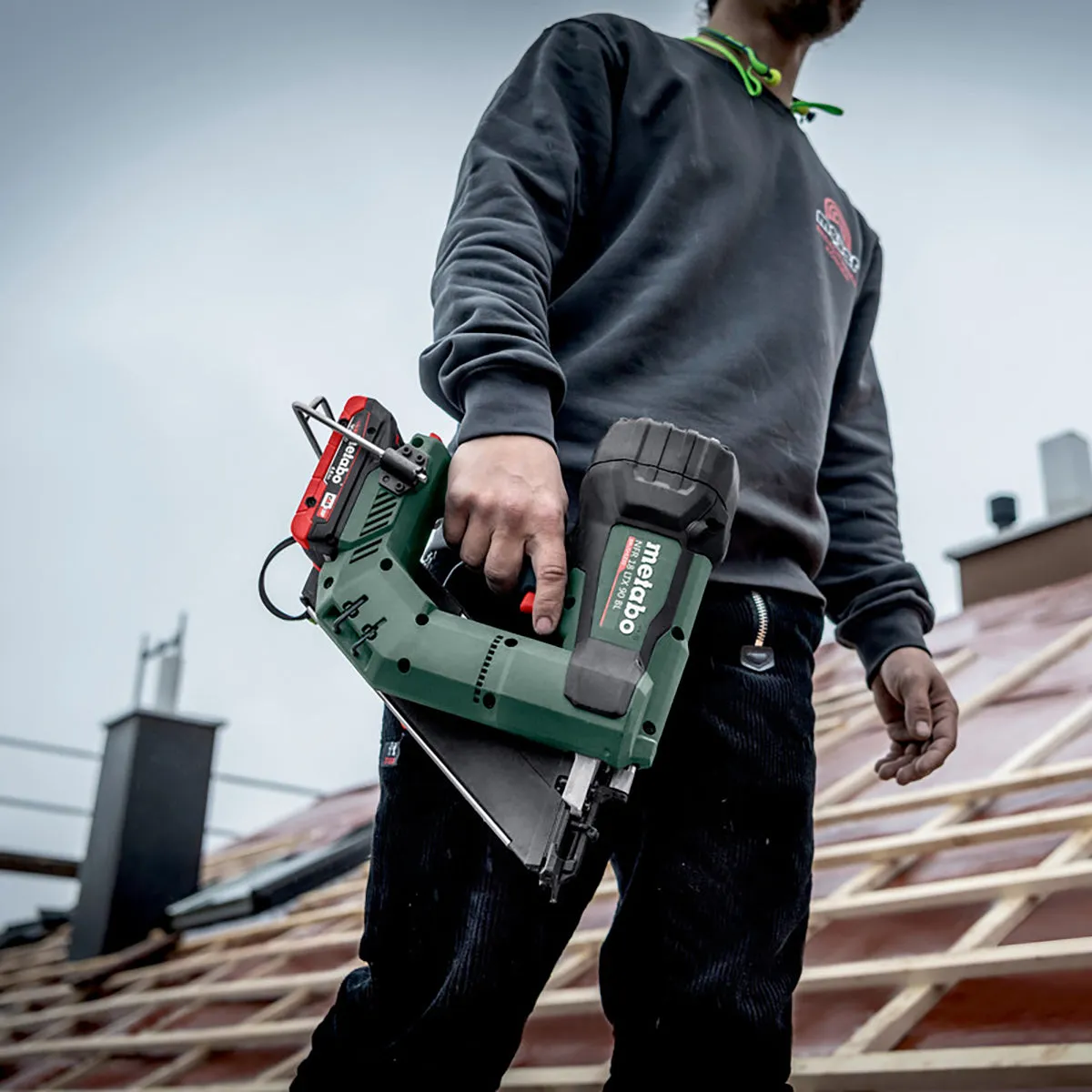 Metabo NFR 18 LTX 90 BL 18V Brushless First Fix Framing Nailer with 2 x 4.0Ah Battery. Charger in Metabox 612090800