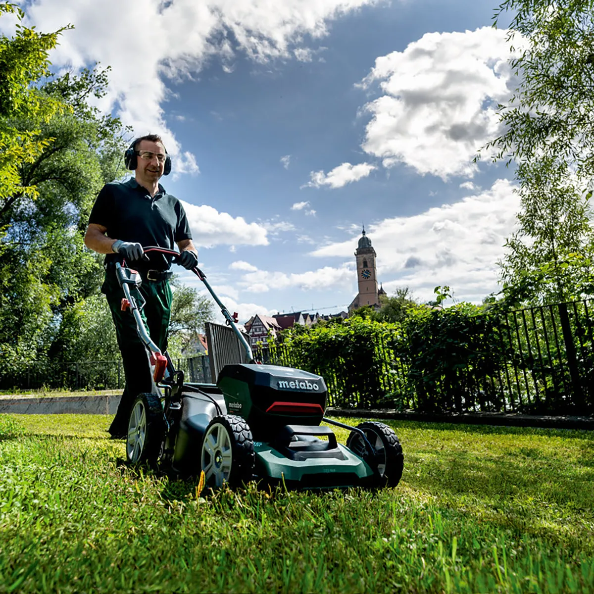 Metabo RM 36-18 LTX BL 46 36V Brushless 46cm Lawn Mower with 2 x 4.0Ah Battery & Charger