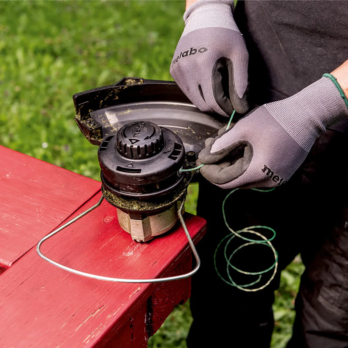 Metabo RTD 18 LTX BL 30 18V Brushless 30cm Line Trimmer Body with 2 x 4.0Ah Battery Charger & Tool Bag
