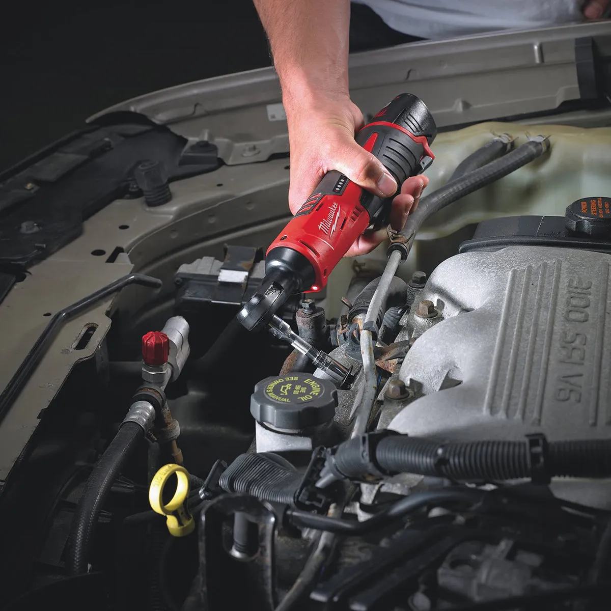 Milwaukee M12IR-201B 12V 3/8 Sub Compact Ratchet with 1 x 2.0Ah Battery Charger & Bag 4933448110