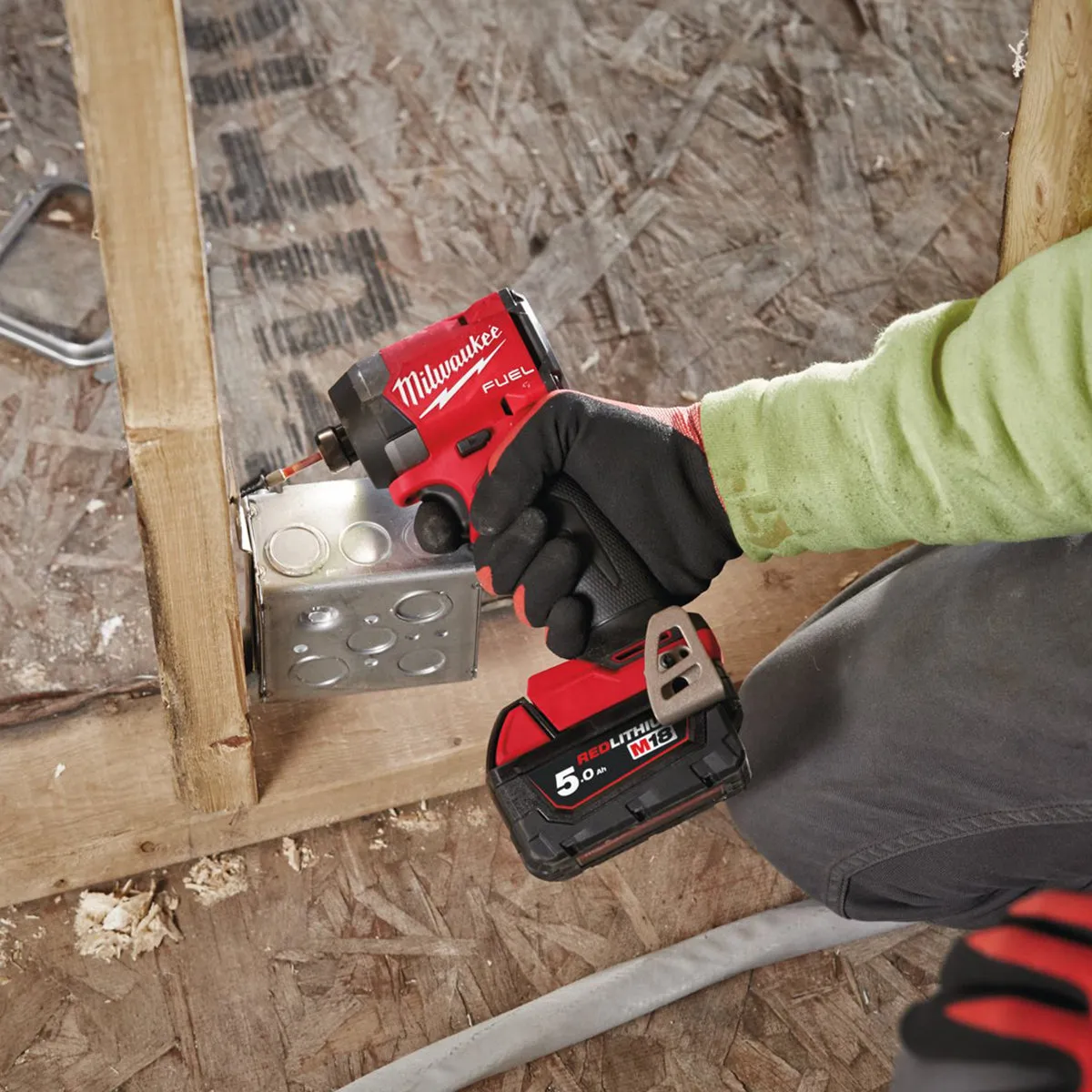 Milwaukee M18FID3100P-502P 18V FUEL Brushless 1/4 Impact Driver with 2 x 5.0Ah Batteries. Charger. Packout Case & Accessories Set