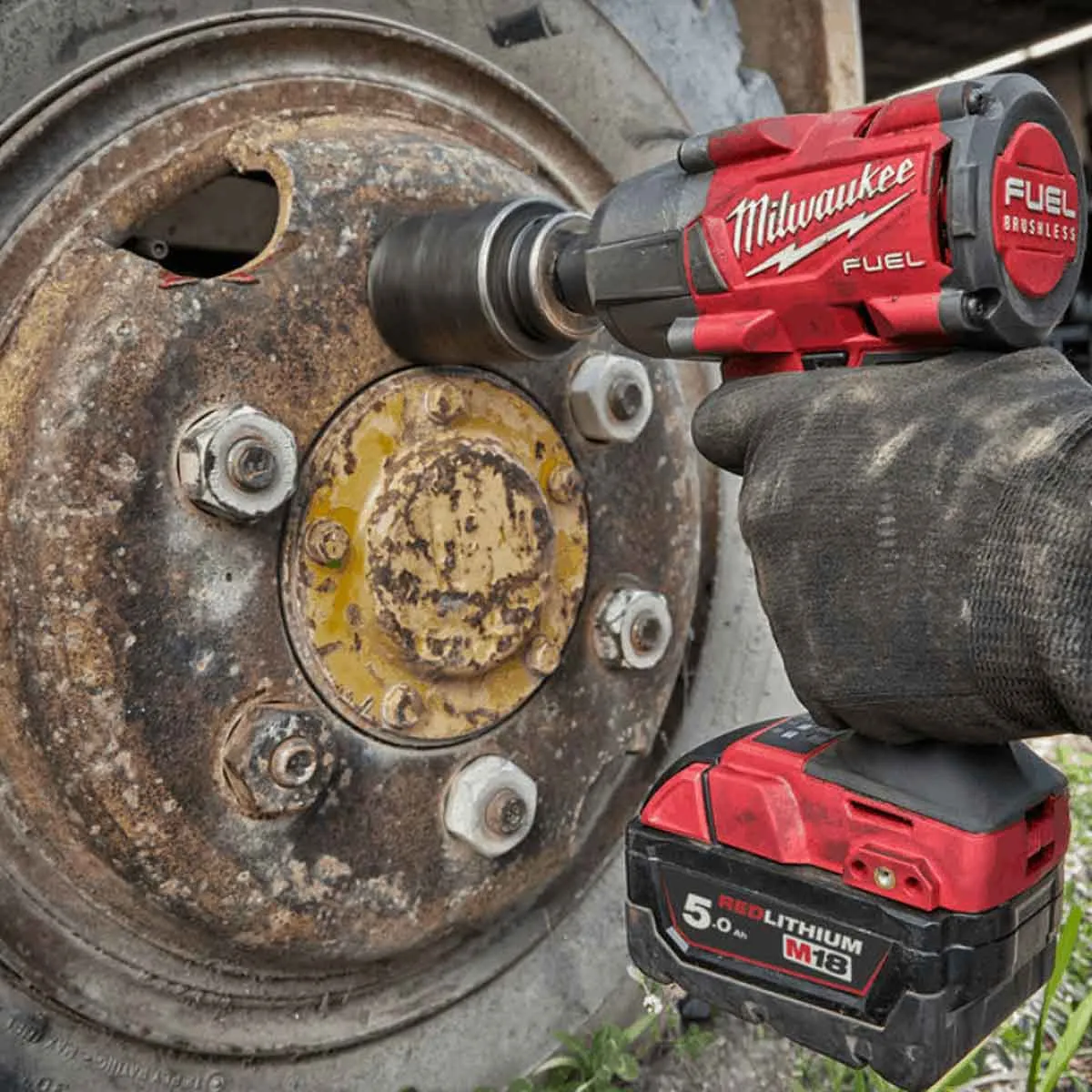 Milwaukee M18FMTIW2F12-0X 18V Fuel Brushless 1/2 Impact Wrench with Case
