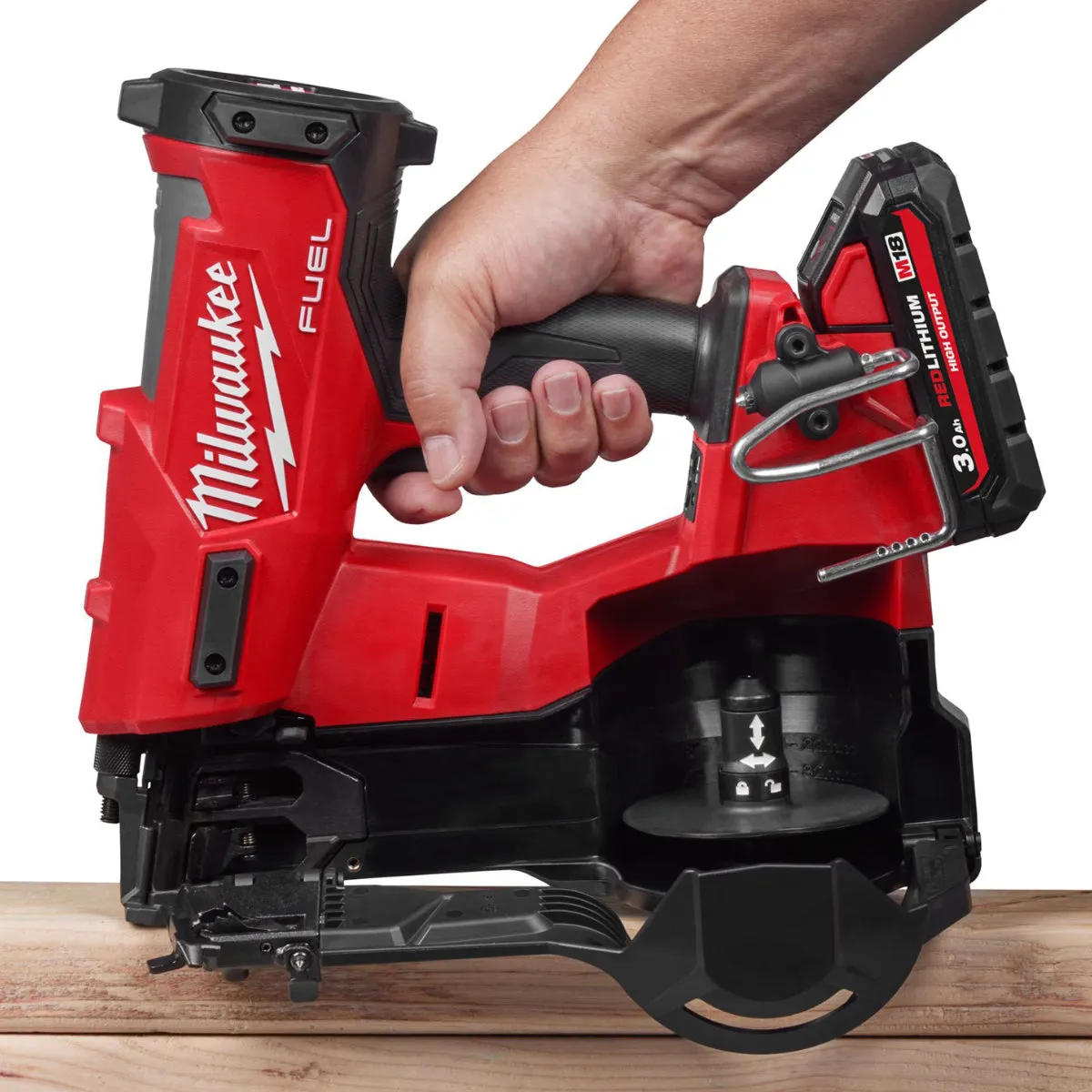 Milwaukee M18FRCN45-0X 18V FUEL Brushless Roofing Coil Nailer with 1 x 5.0Ah Battery Charger & Case