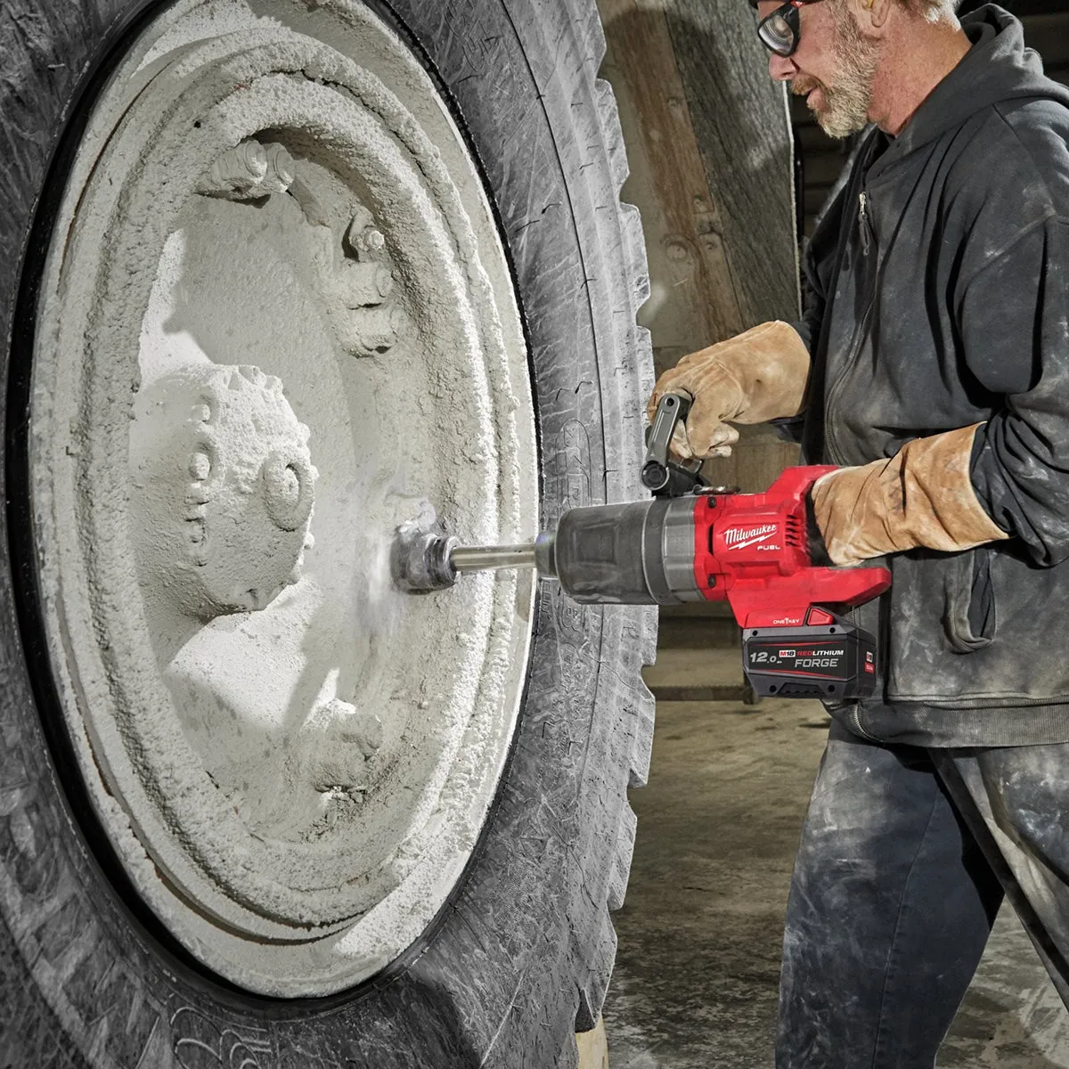 Milwaukee M18ONEFHIWF1D-121C 18V FUEL D-Handle 1 Impact Wrench with 1 x 12.0Ah Forge Battery Charger & Case