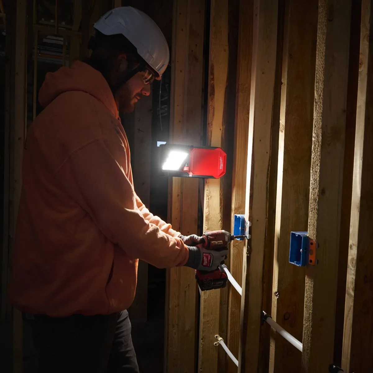 Milwaukee M18PAL2-0 18V Pivoting Area Light Body Only 4933493547