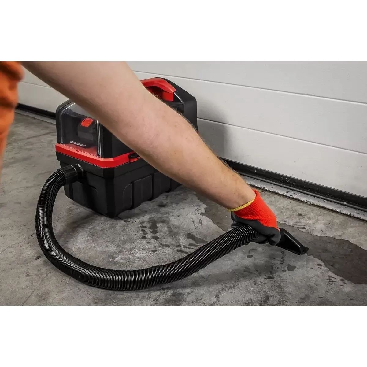 Sealey CP20VWDVKIT1 20V Wet and Dry Vacuum Kit Battery With Charger